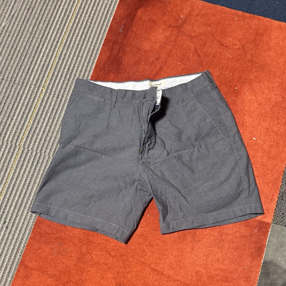 Men's Gray Shorts
